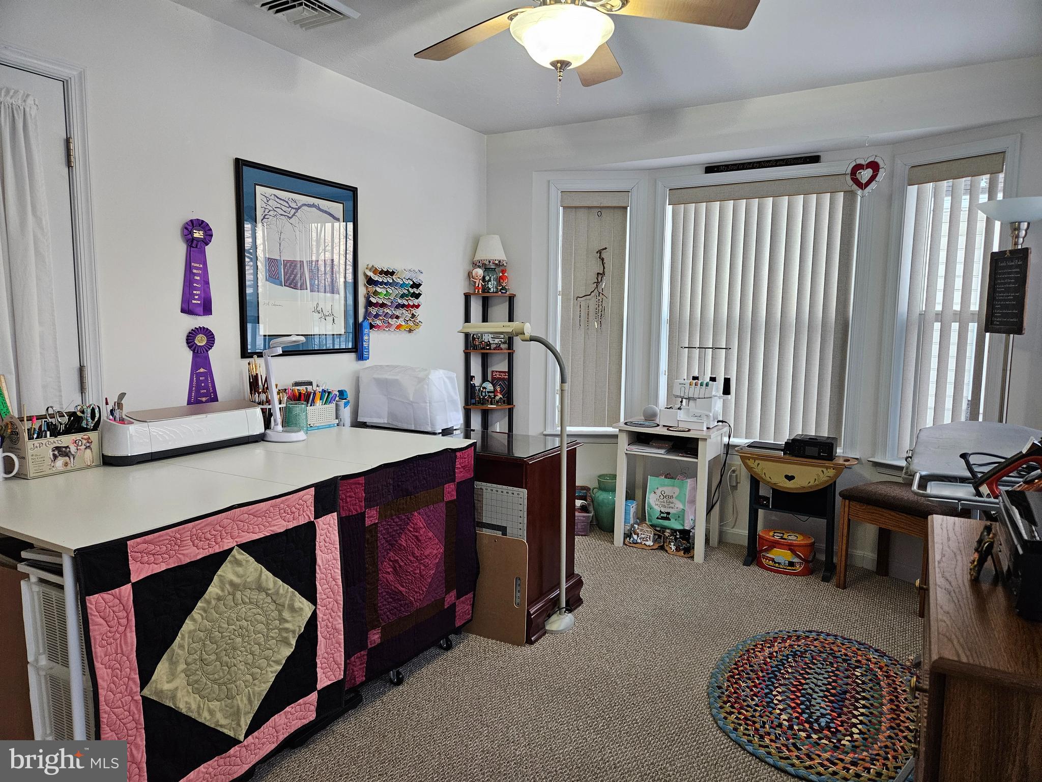 COUNTRY MANOR - Residential