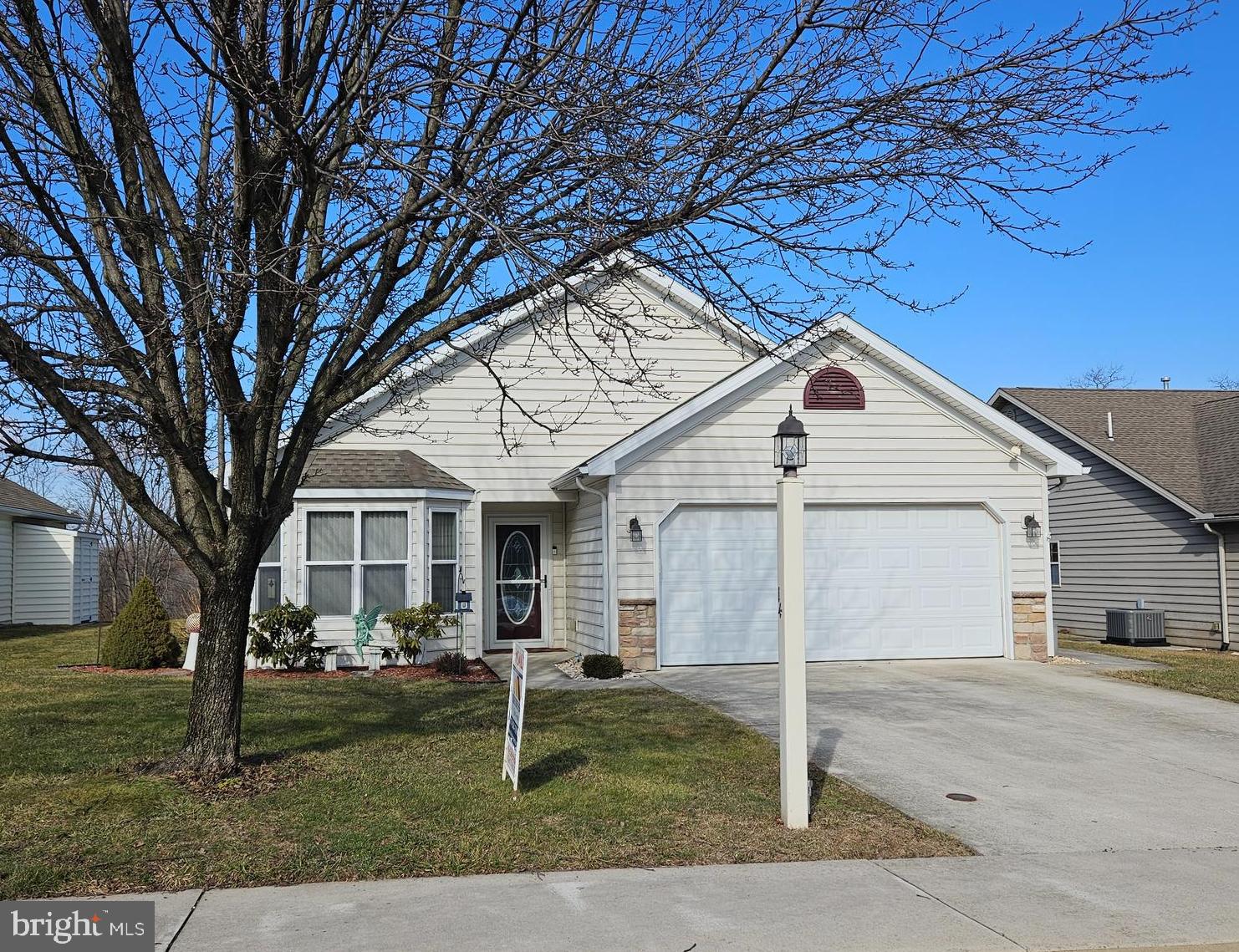 COUNTRY MANOR - Residential