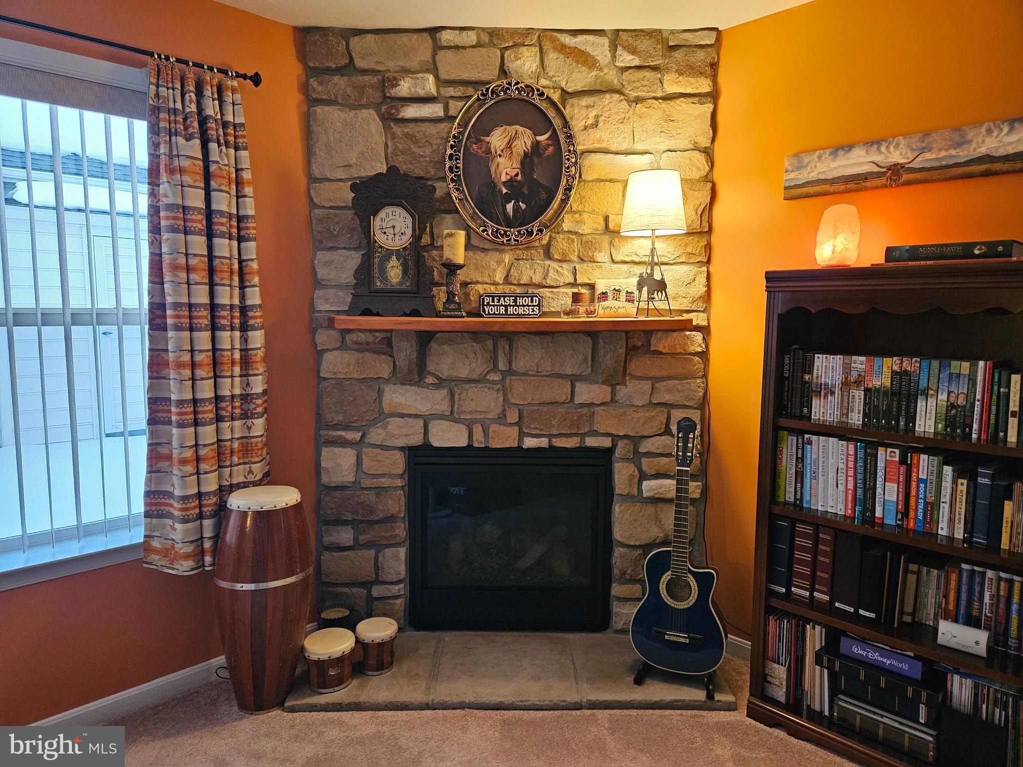 COUNTRY MANOR - Residential