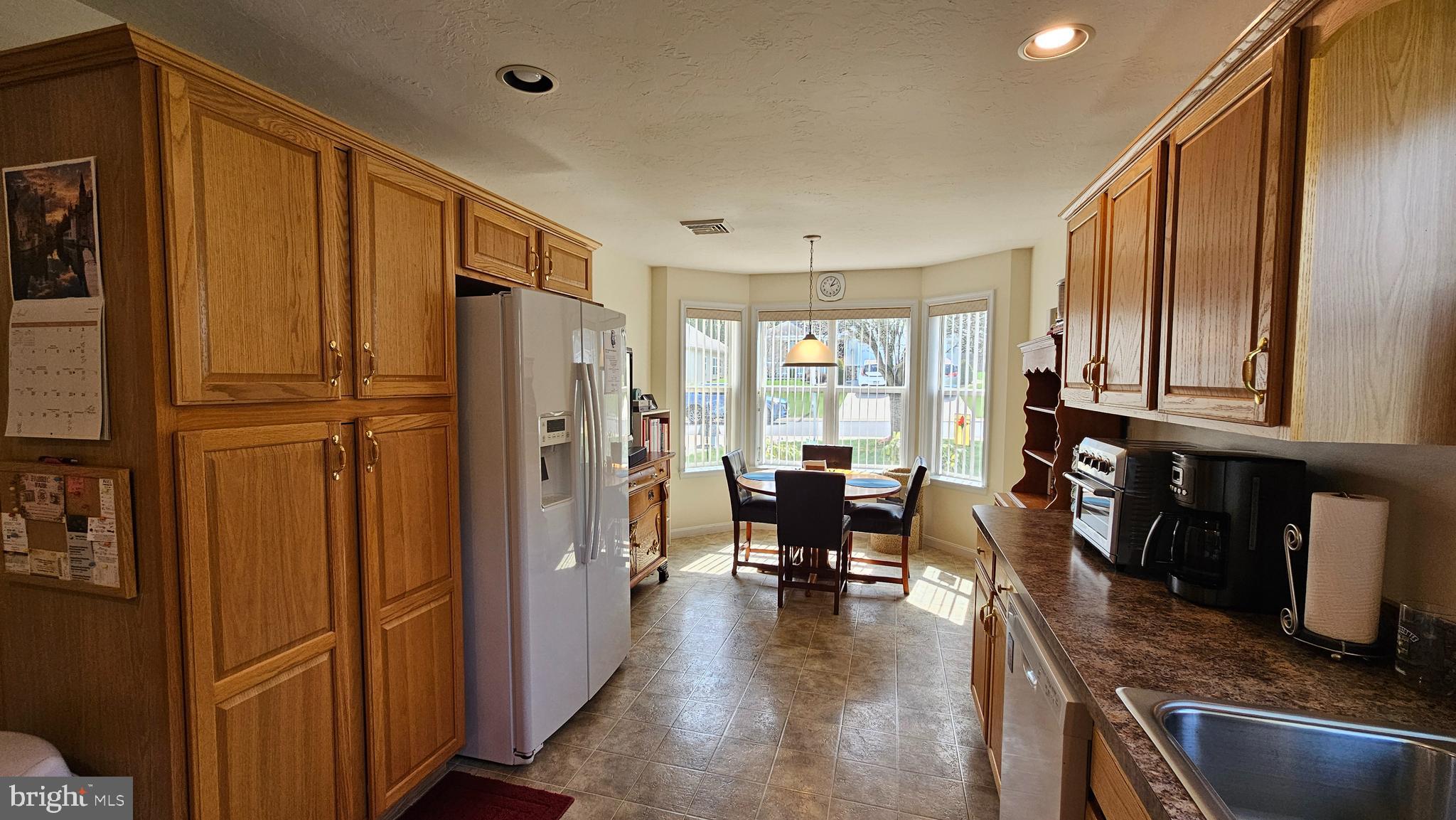 COUNTRY MANOR - Residential