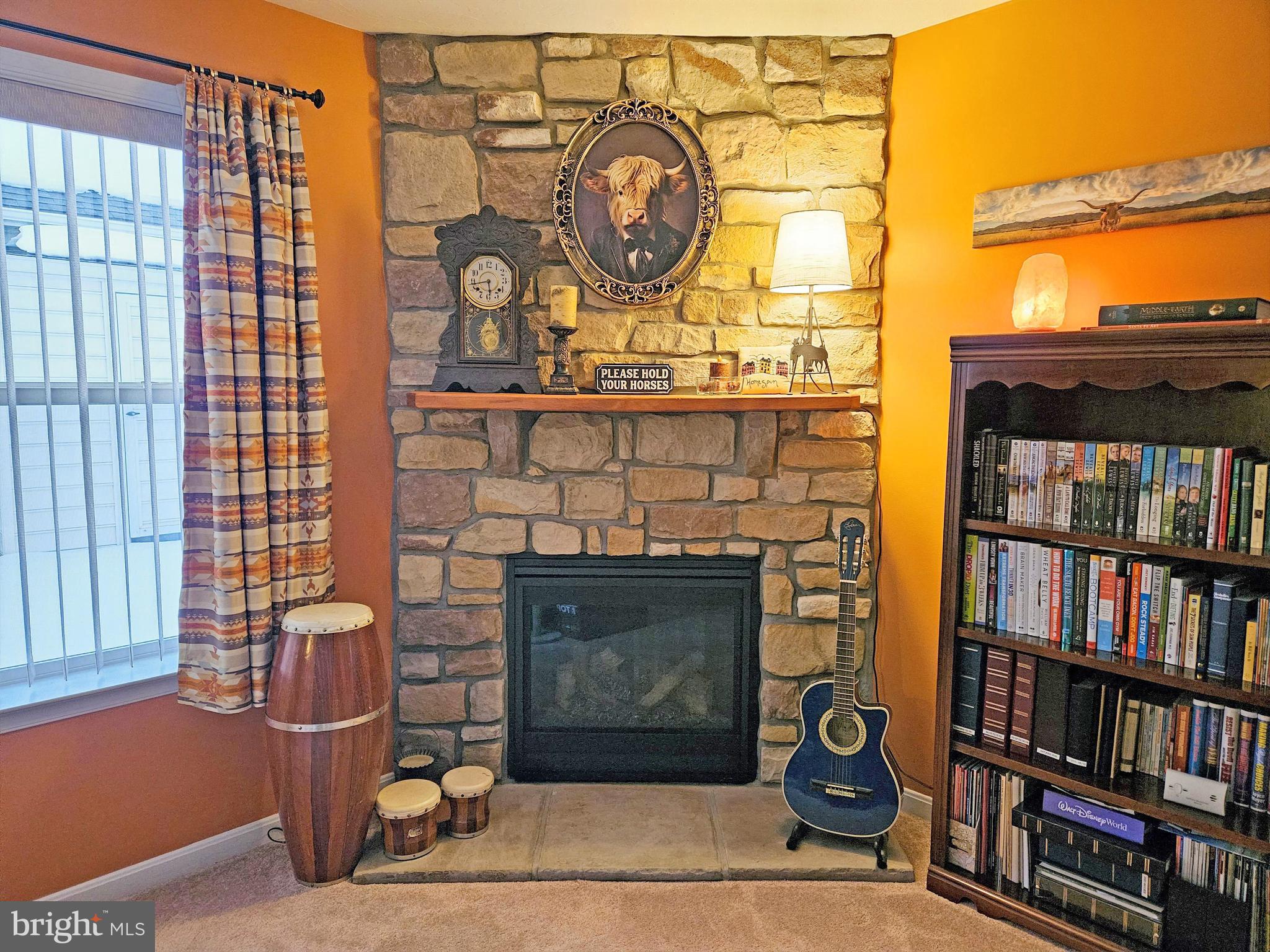 COUNTRY MANOR - Residential