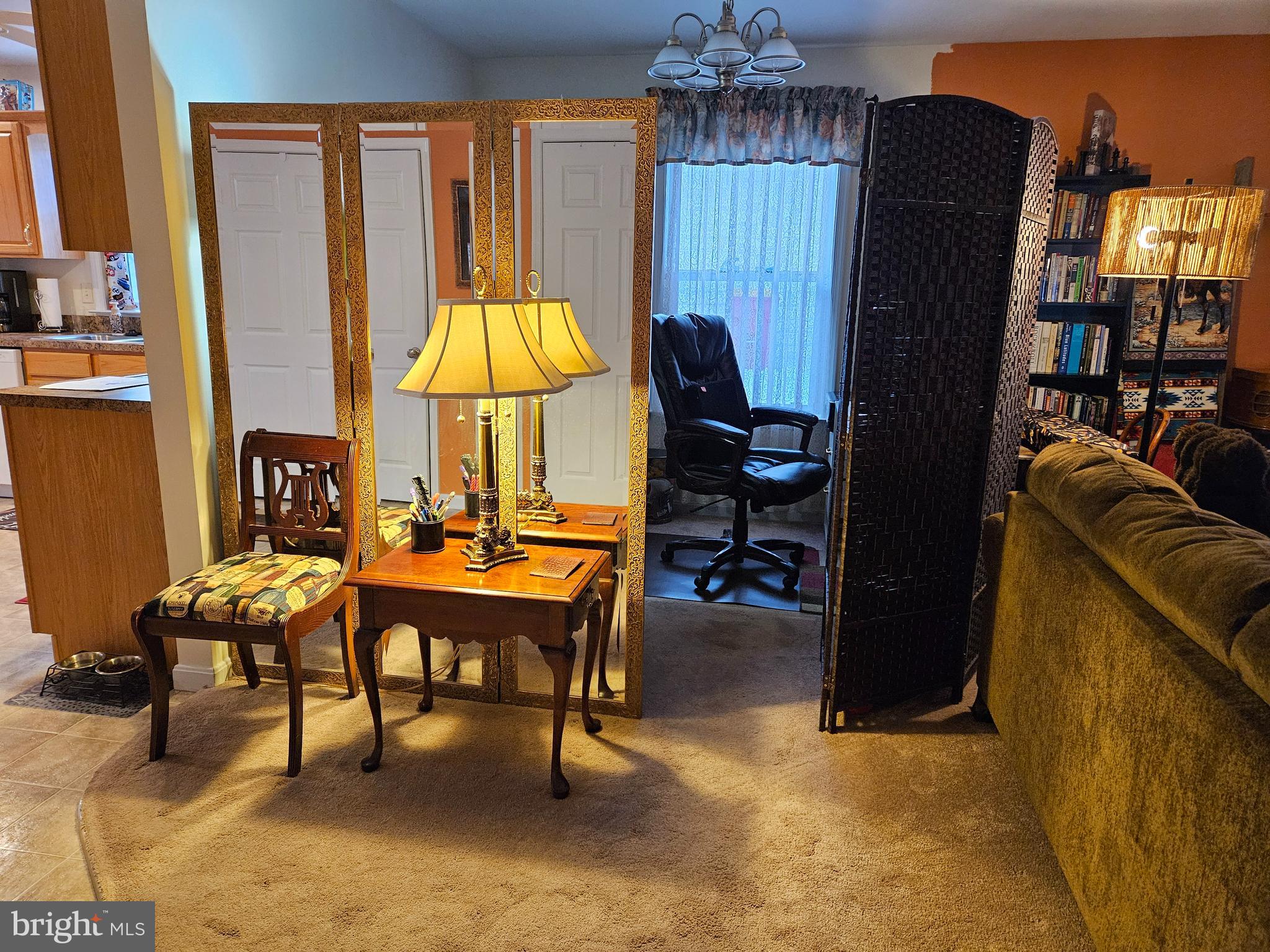 COUNTRY MANOR - Residential