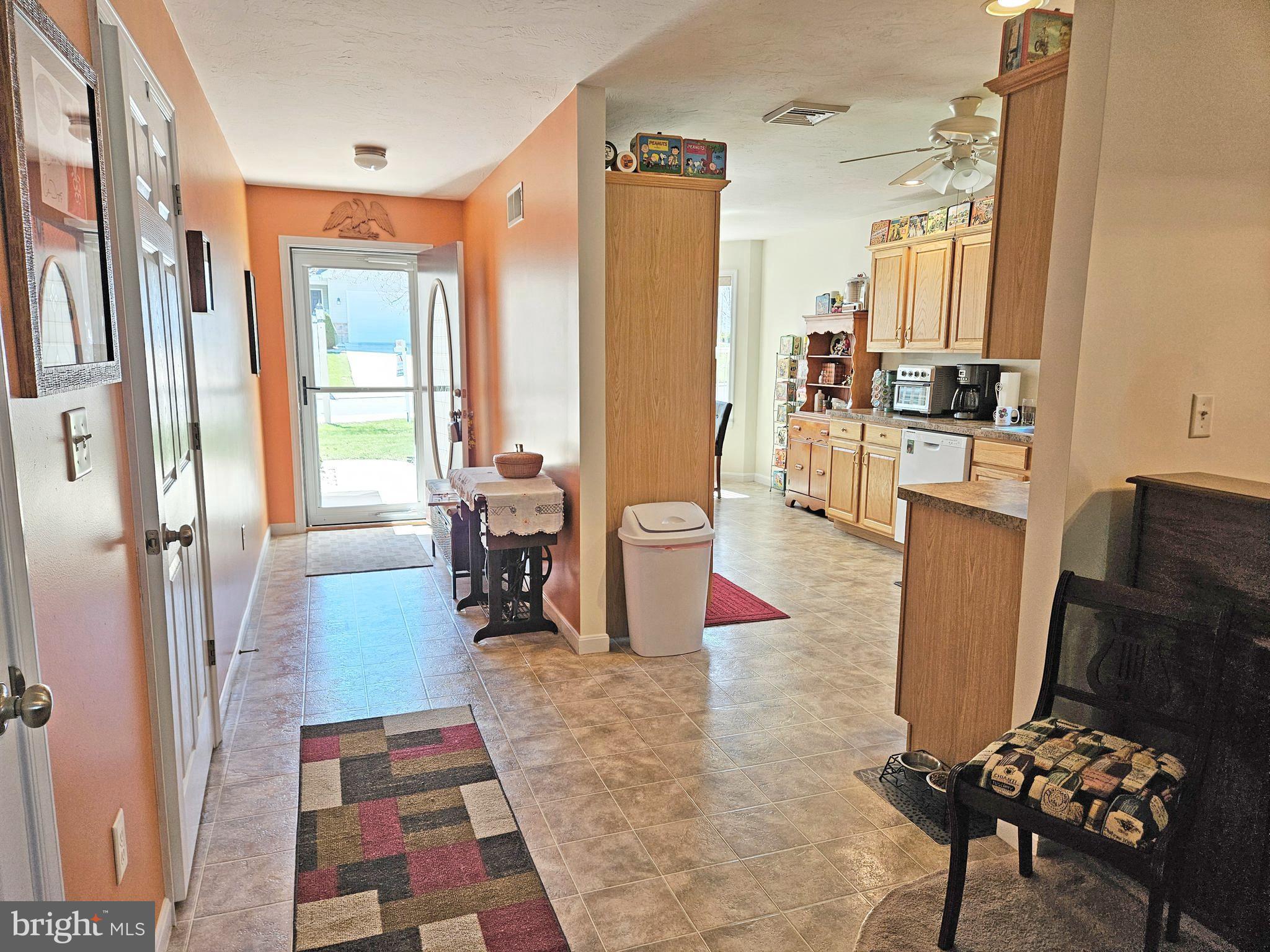 COUNTRY MANOR - Residential