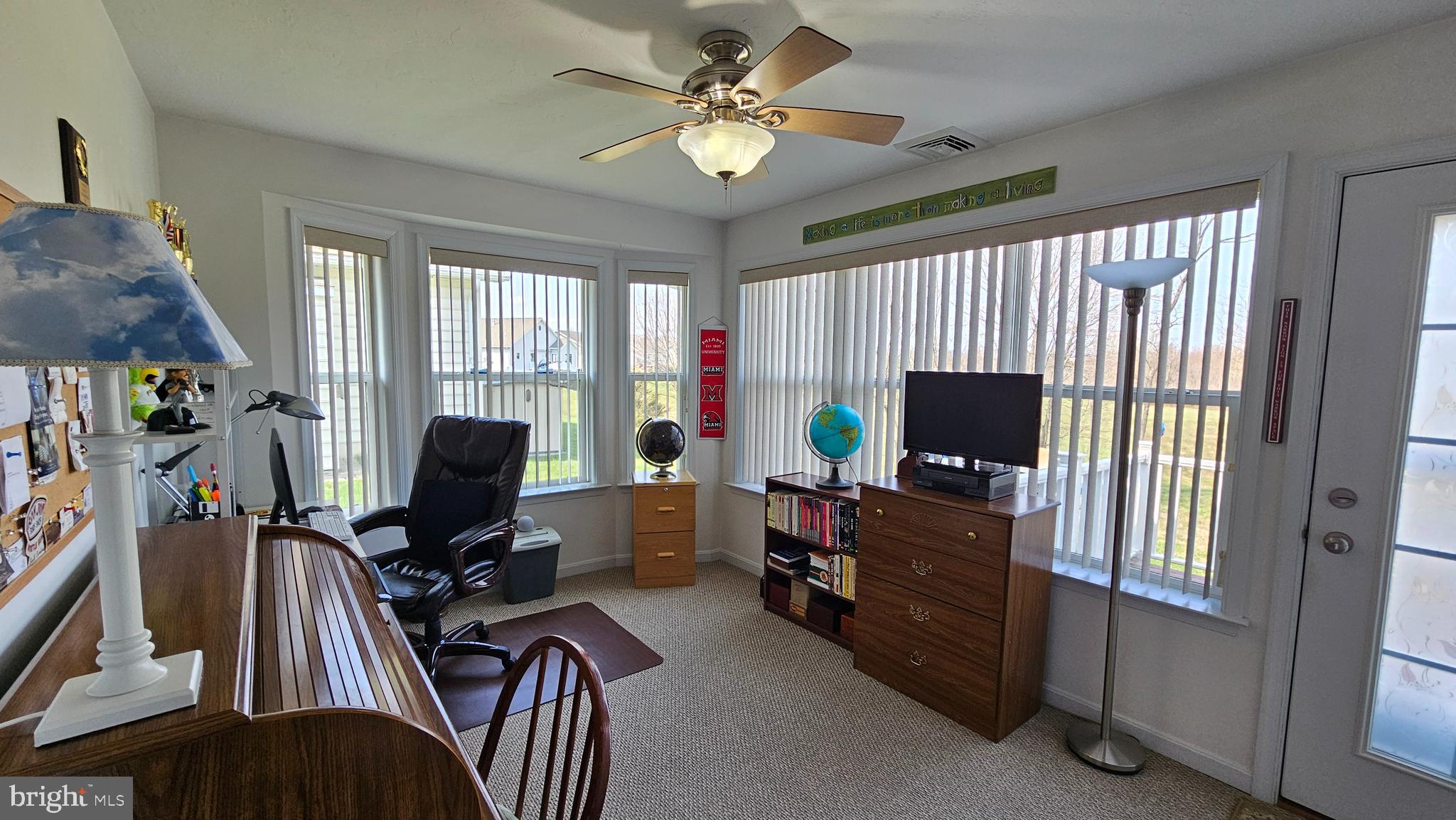 COUNTRY MANOR - Residential