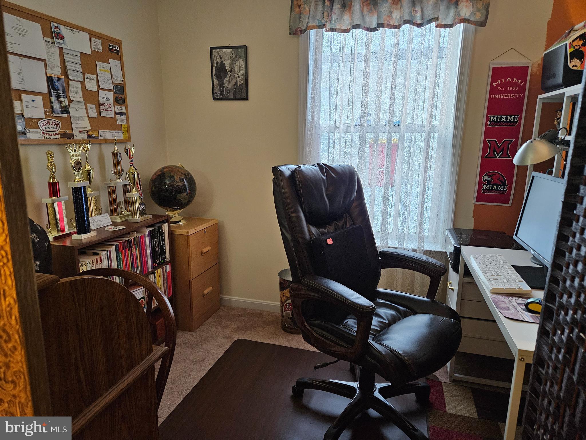 COUNTRY MANOR - Residential