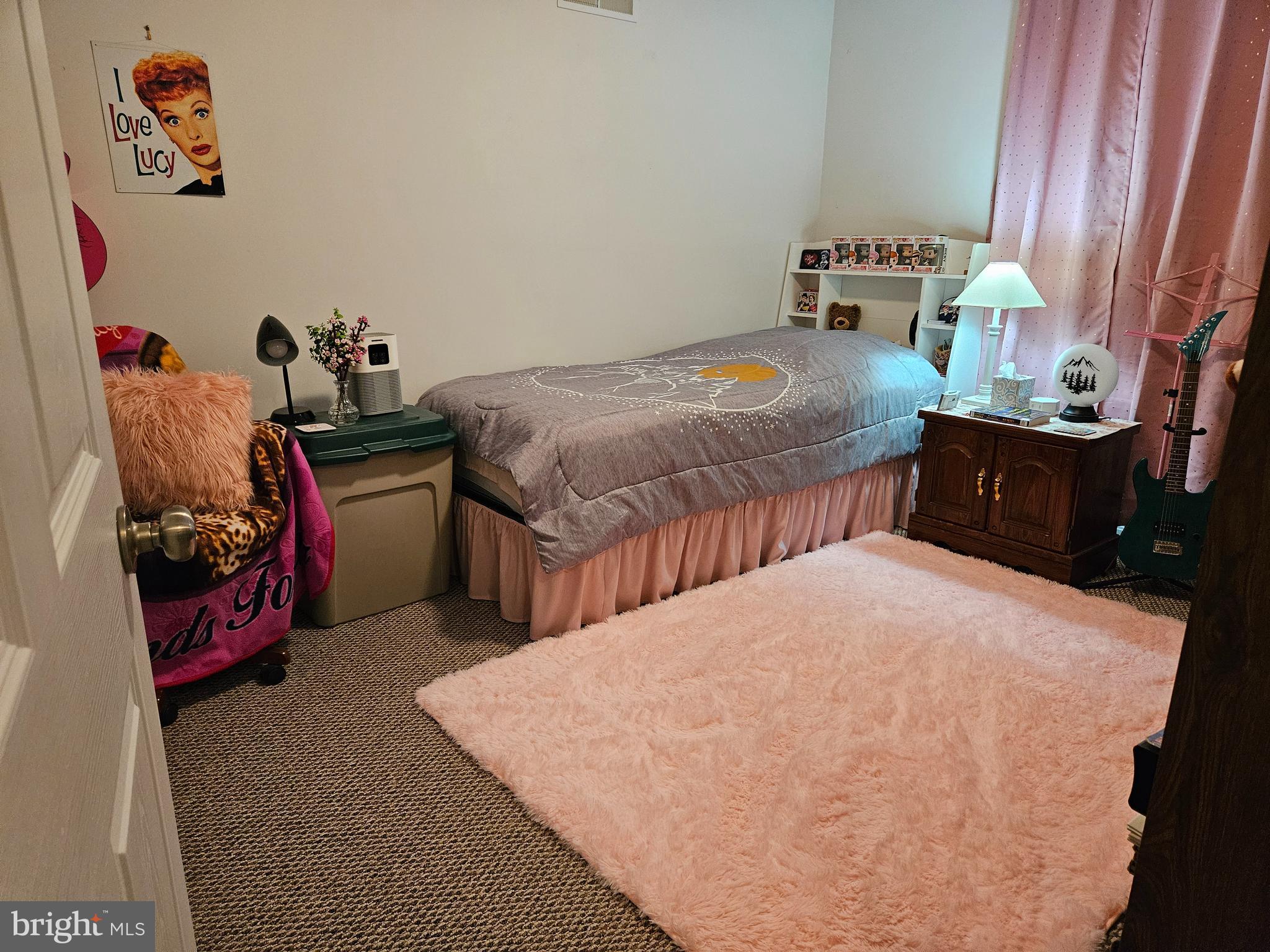 COUNTRY MANOR - Residential