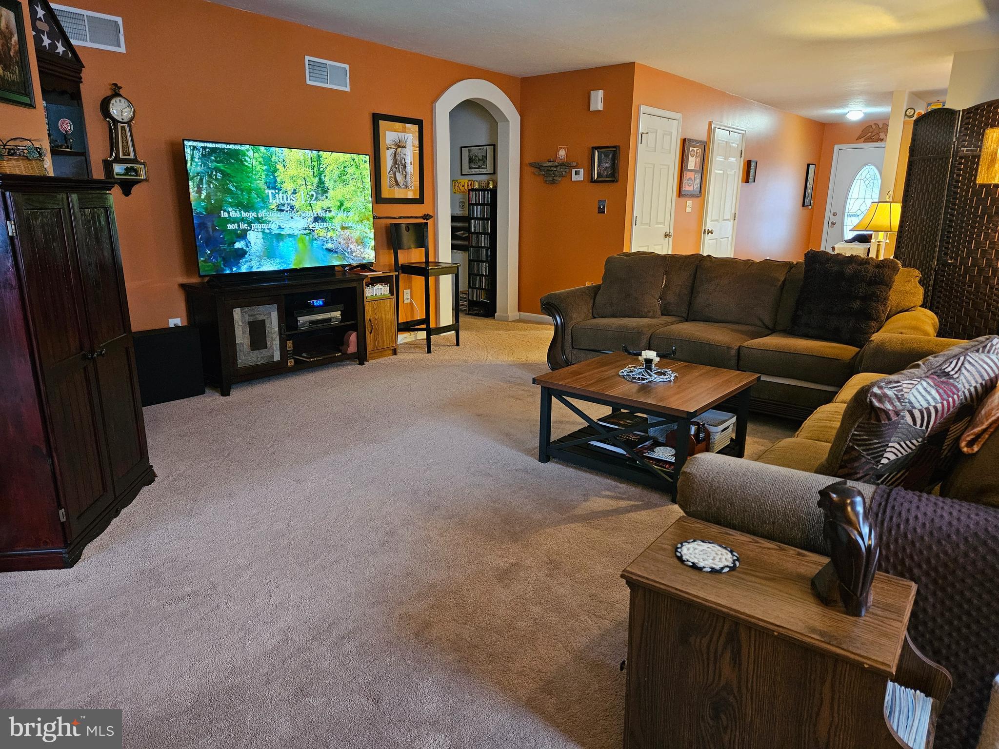 COUNTRY MANOR - Residential