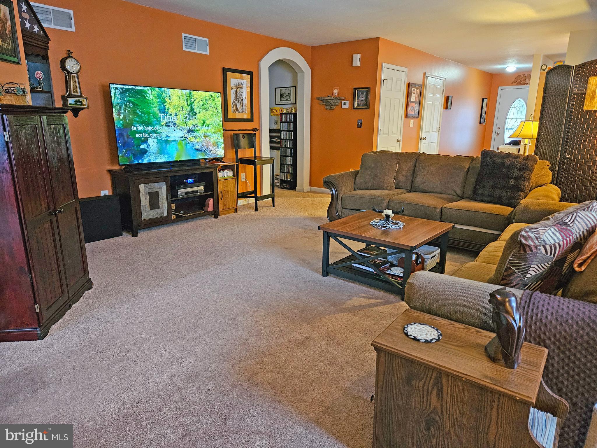 COUNTRY MANOR - Residential