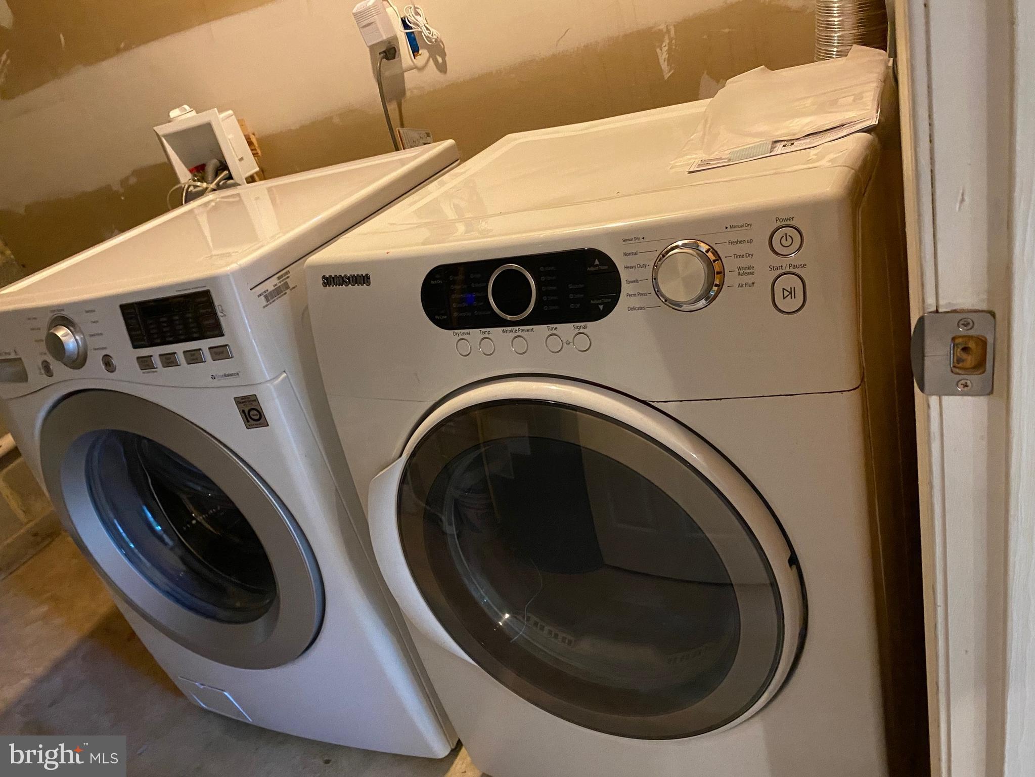 GREEN TRAILS - Residential Lease