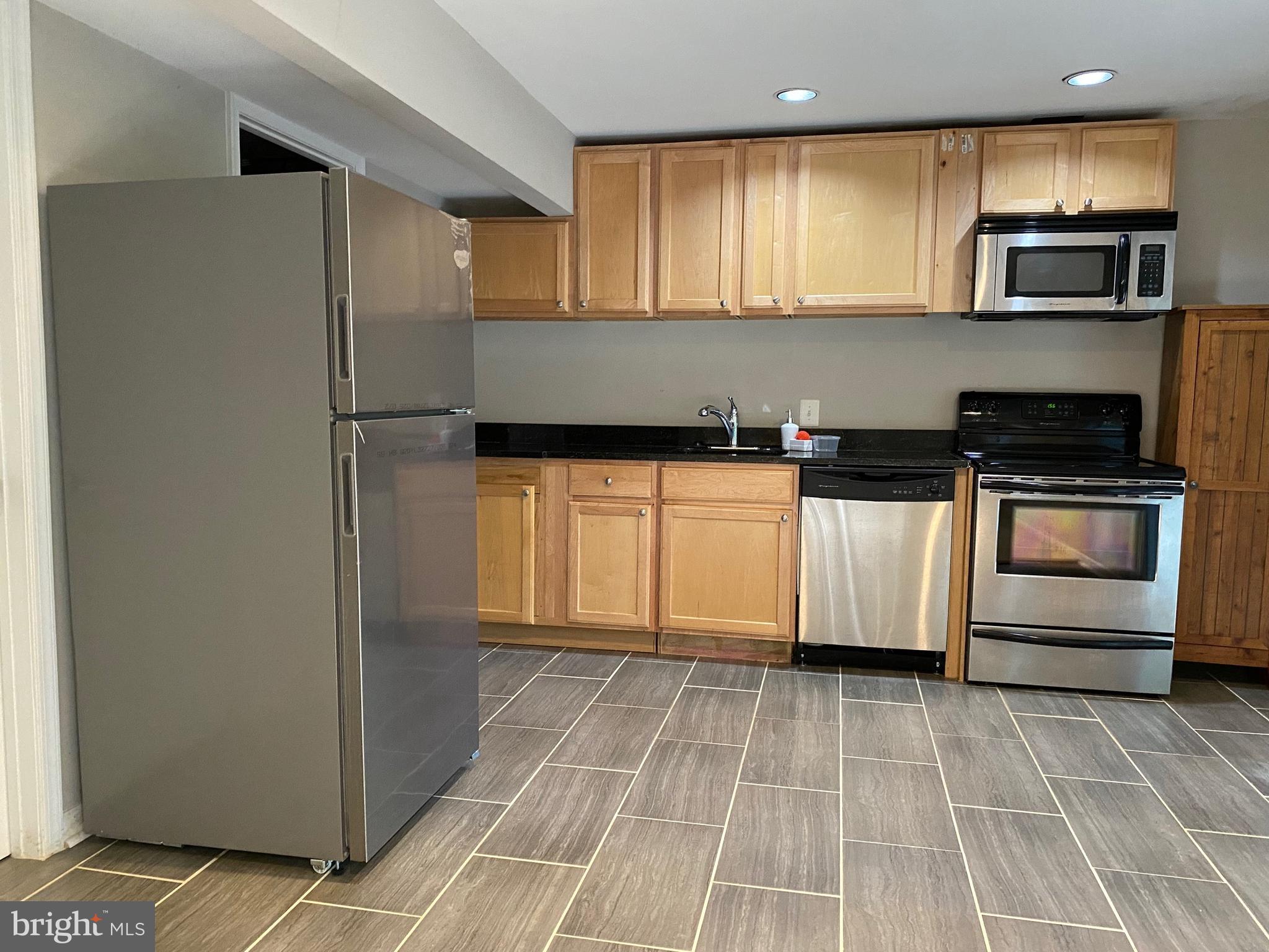 GREEN TRAILS - Residential Lease