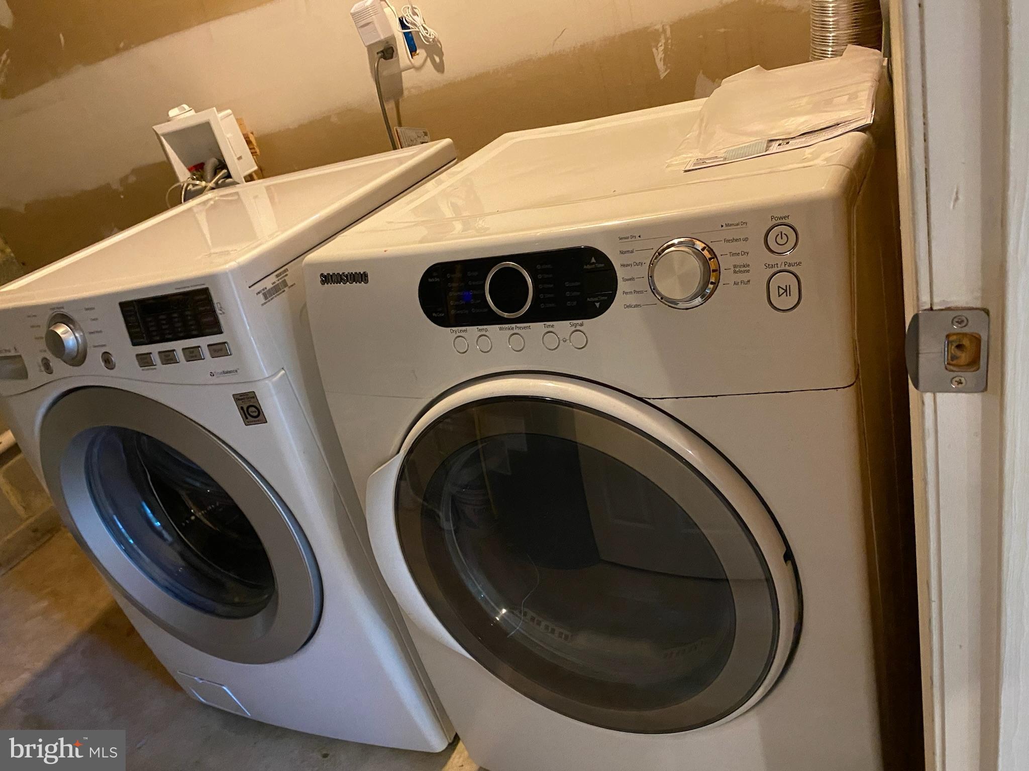 GREEN TRAILS - Residential Lease