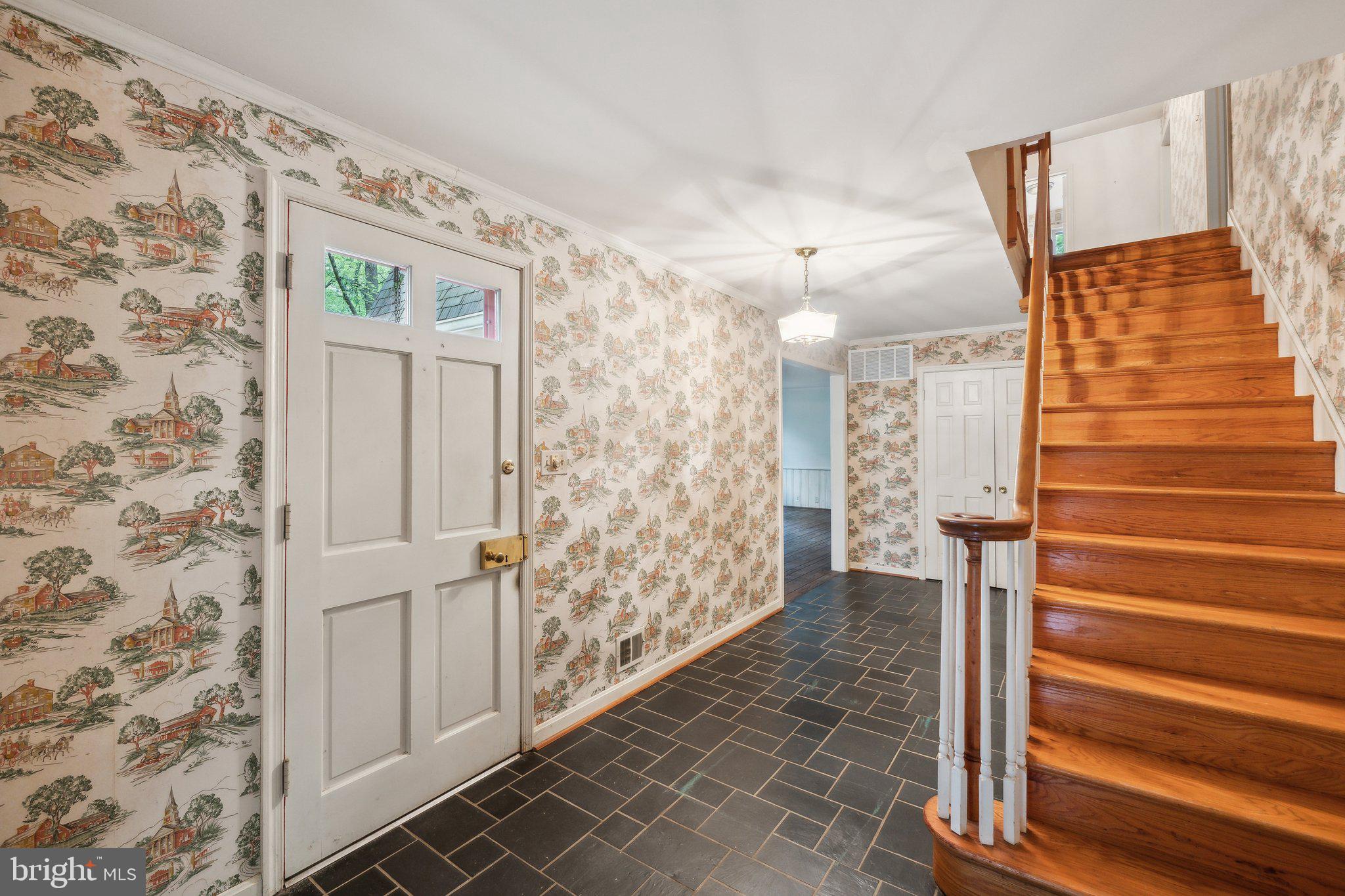 RIVER FALLS - Residential