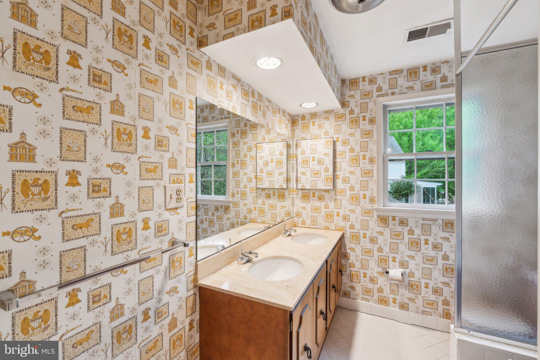 RIVER FALLS - Residential