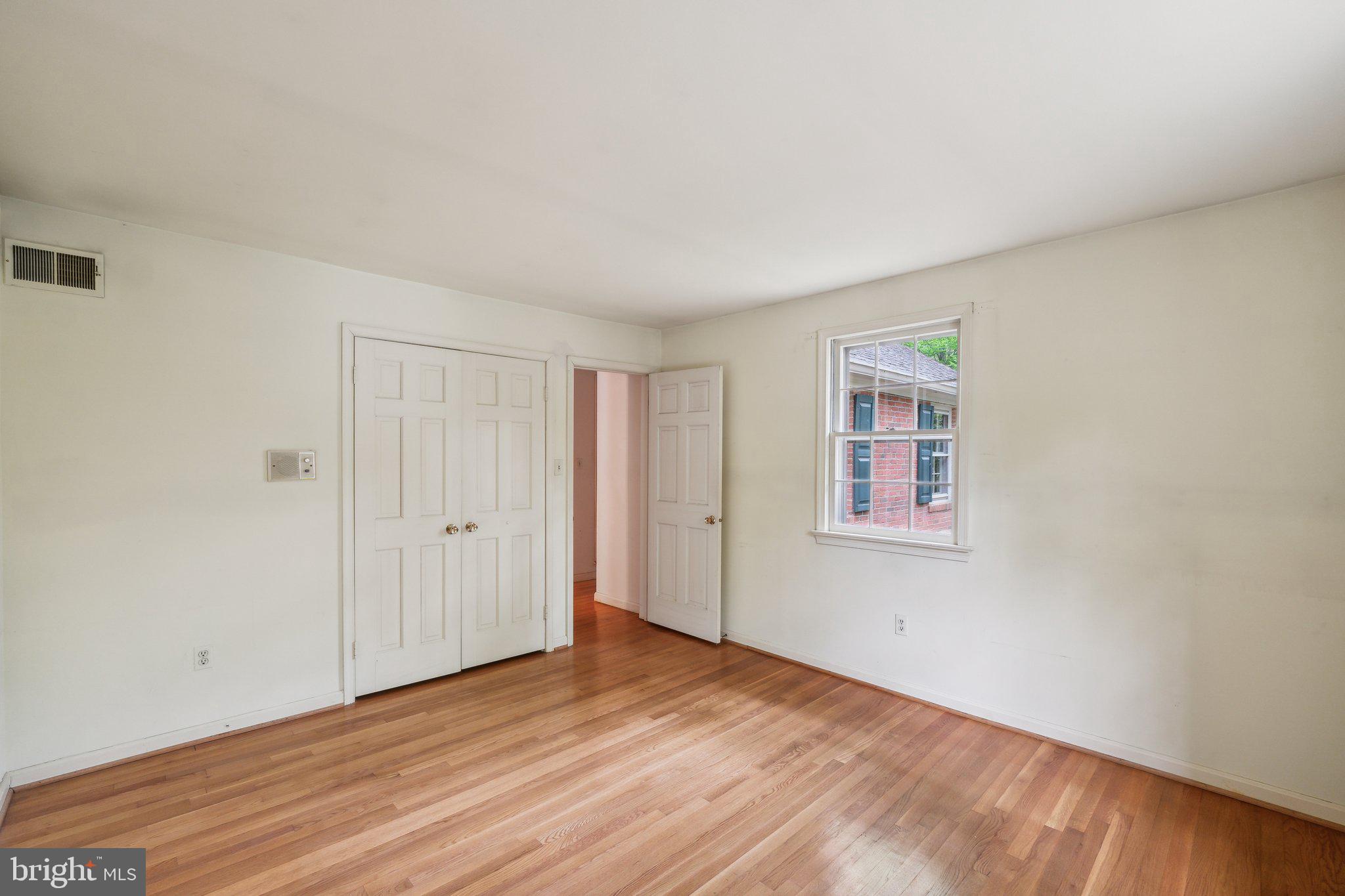 RIVER FALLS - Residential