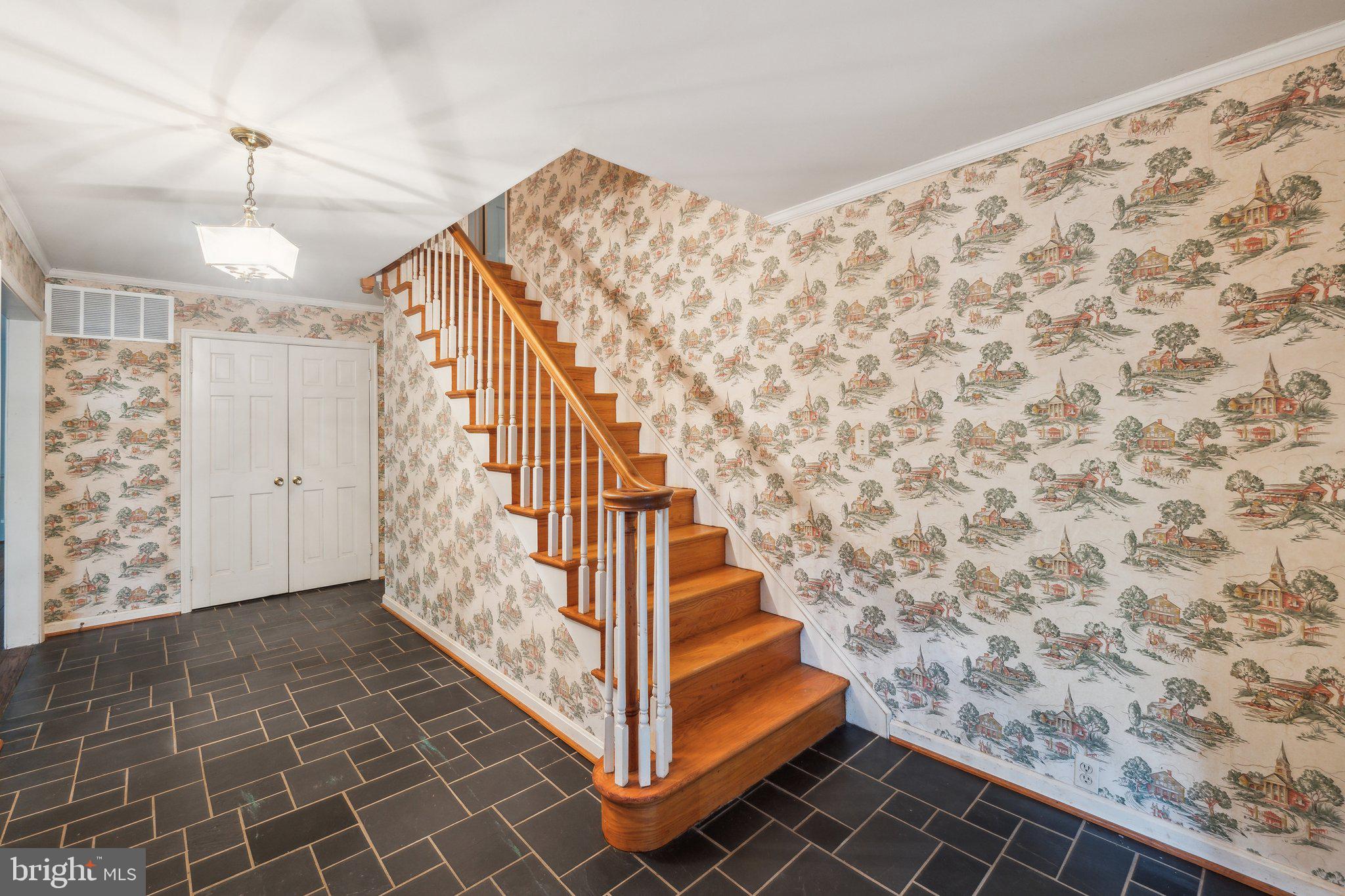 RIVER FALLS - Residential