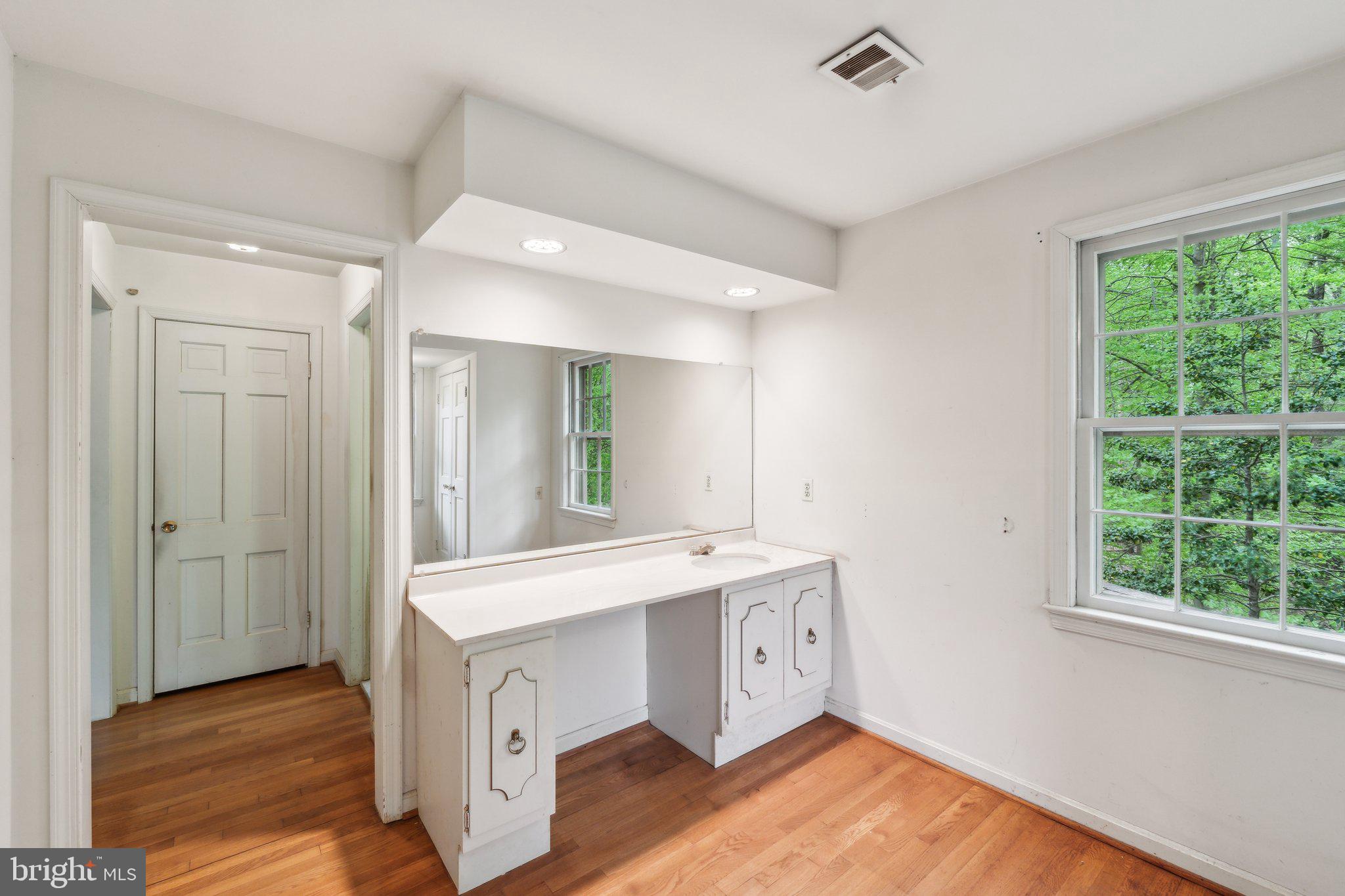 RIVER FALLS - Residential