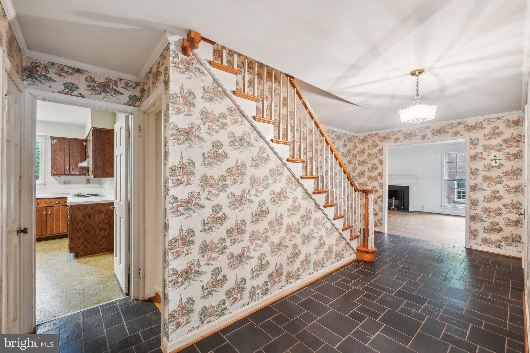 RIVER FALLS - Residential