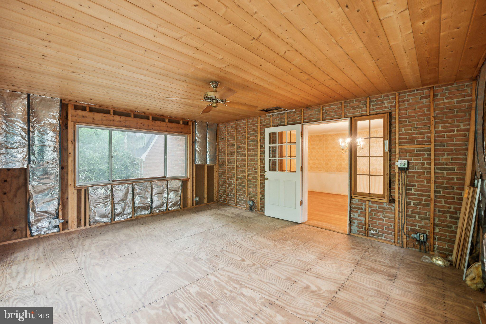 RIVER FALLS - Residential