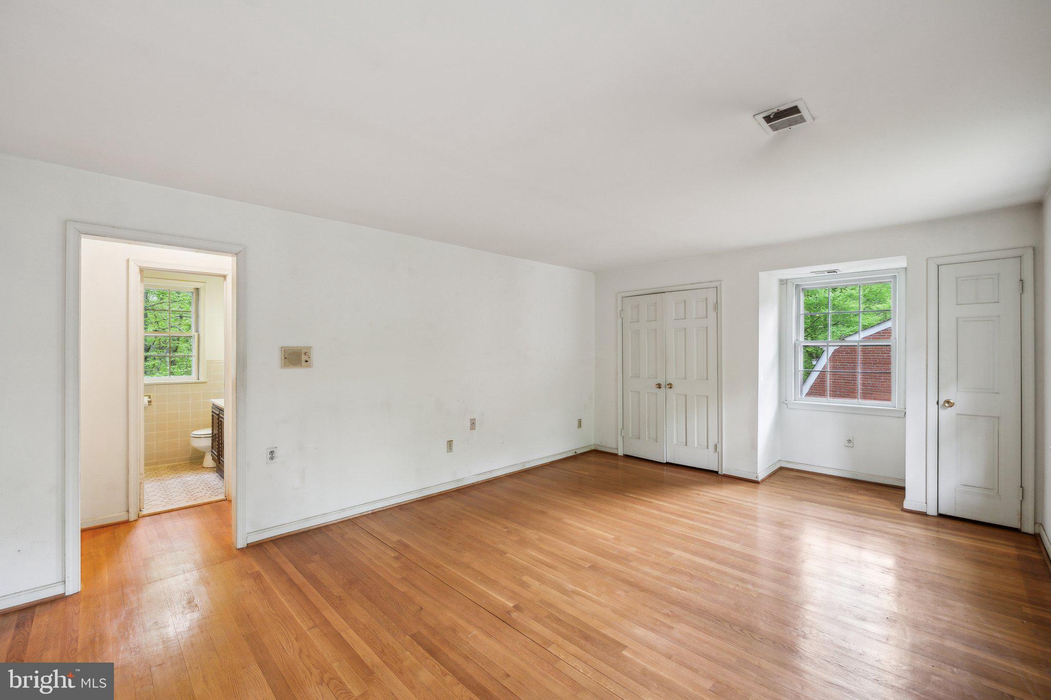 RIVER FALLS - Residential