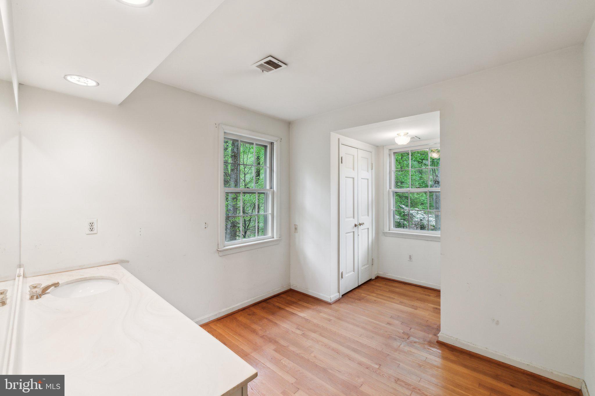 RIVER FALLS - Residential