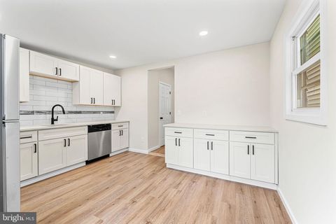 323 MORRIS STREET GLOUCESTER CITY NJ 08030