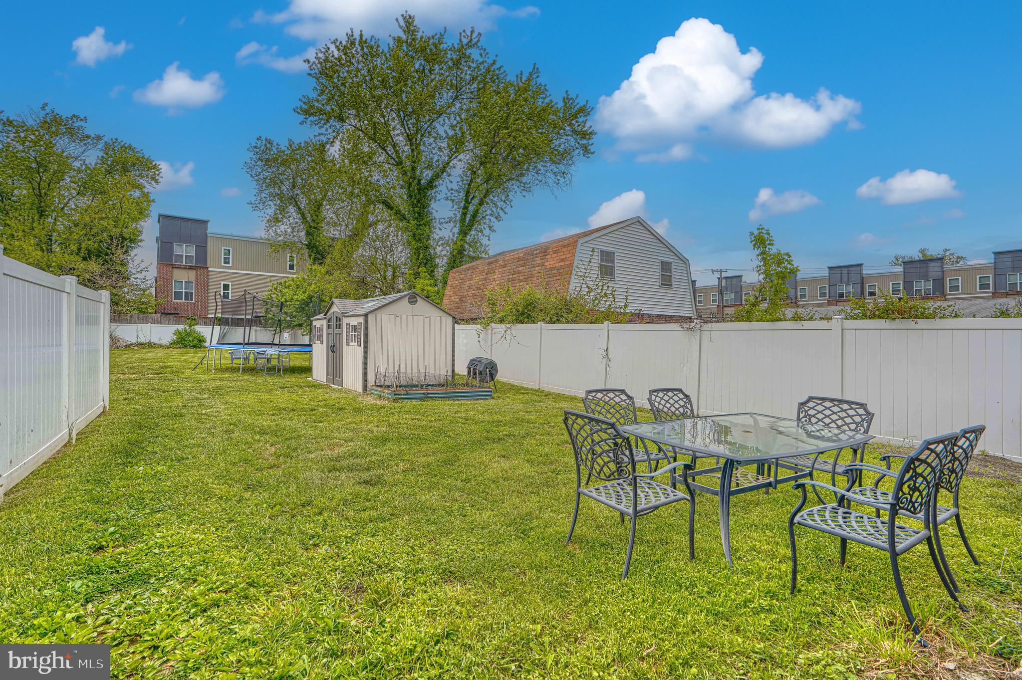 ELKRIDGE TOWN CENTER - Residential