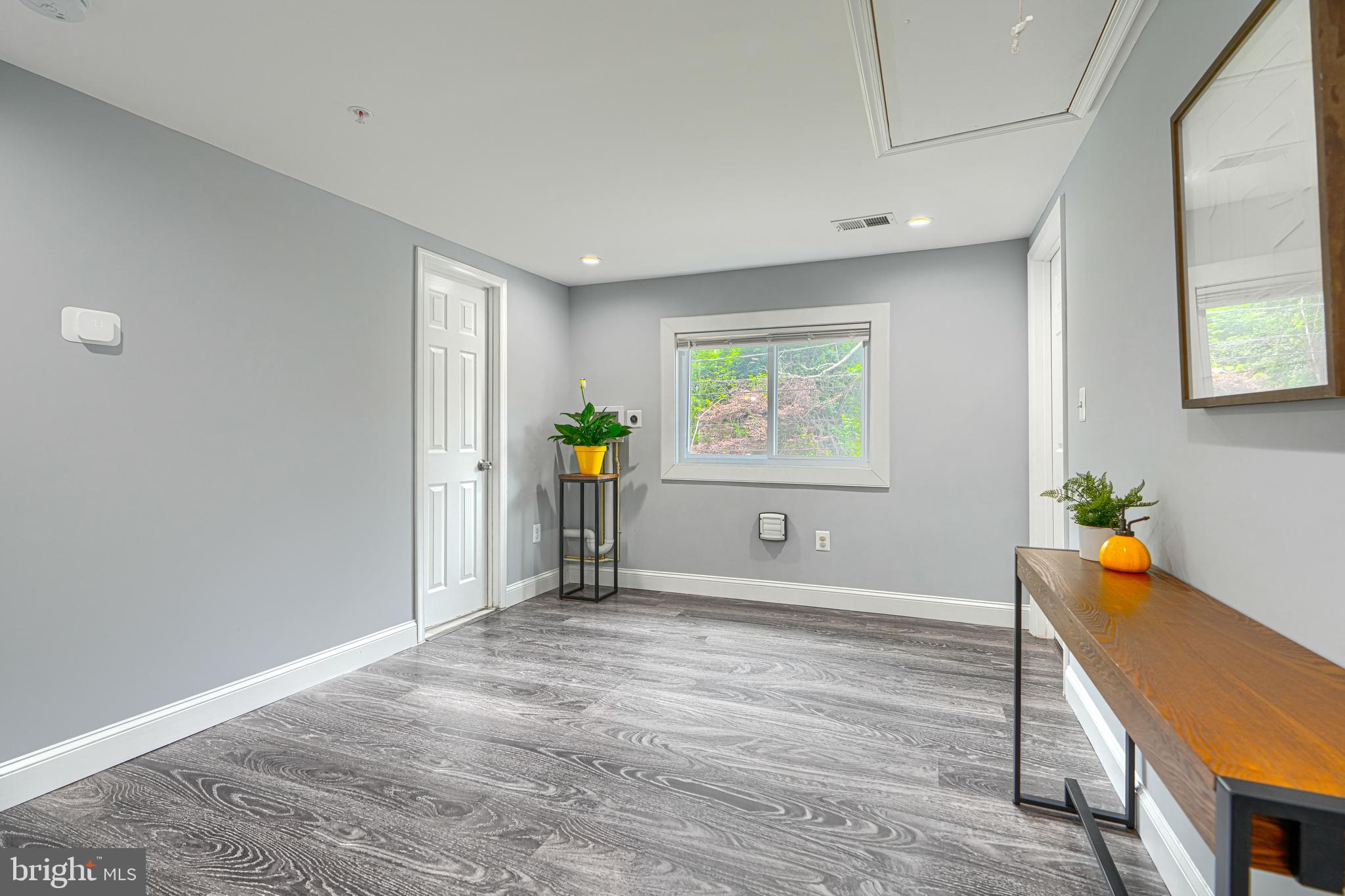 ELKRIDGE TOWN CENTER - Residential