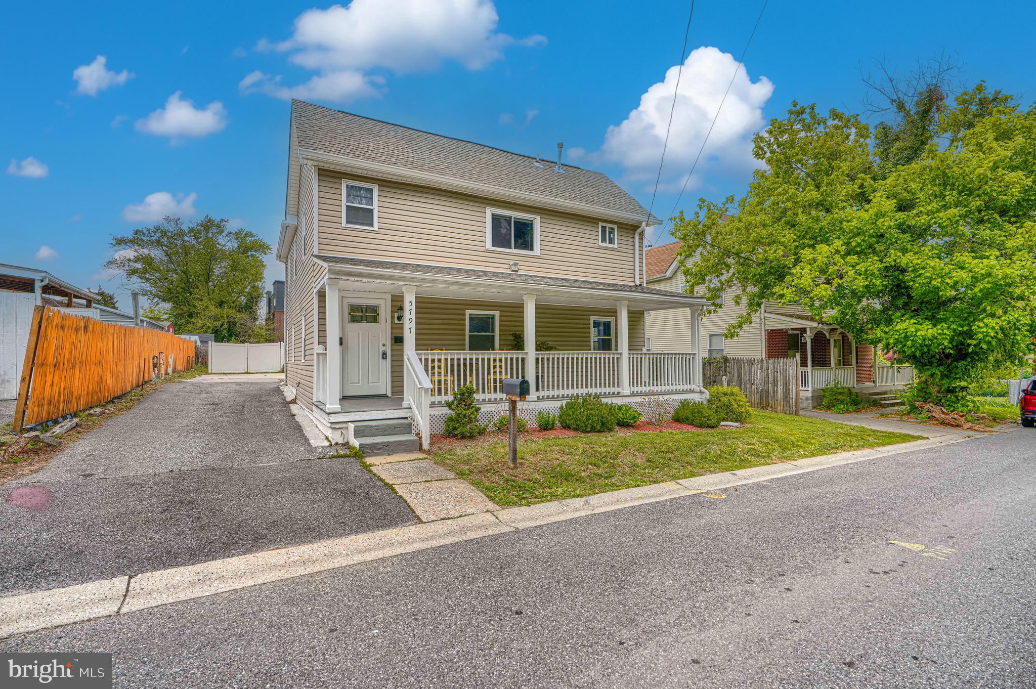 ELKRIDGE TOWN CENTER - Residential