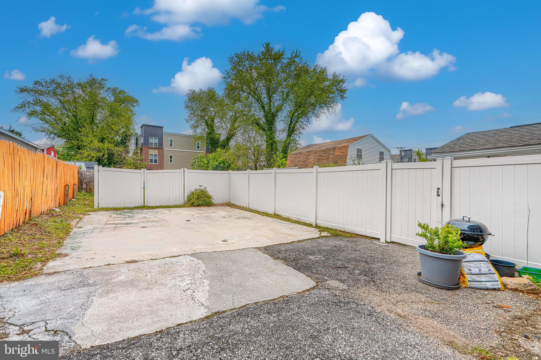 ELKRIDGE TOWN CENTER - Residential