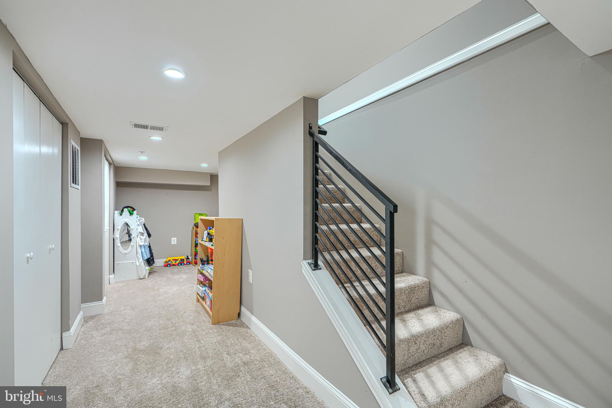 ELKRIDGE TOWN CENTER - Residential