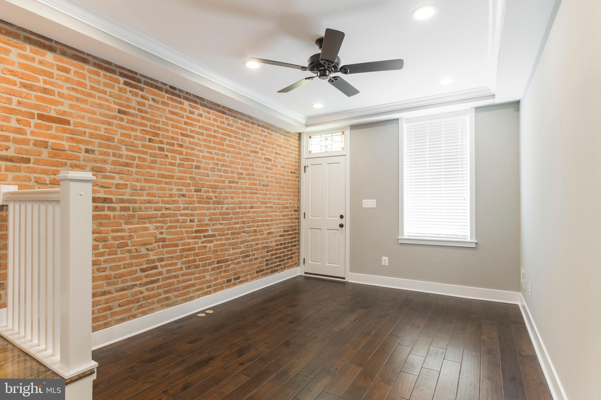 LOCUST POINT - Residential