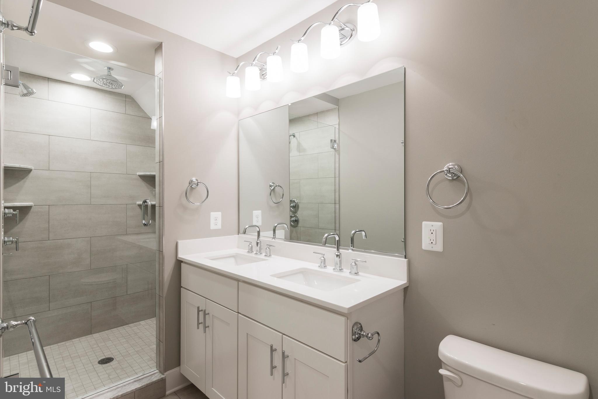 LOCUST POINT - Residential