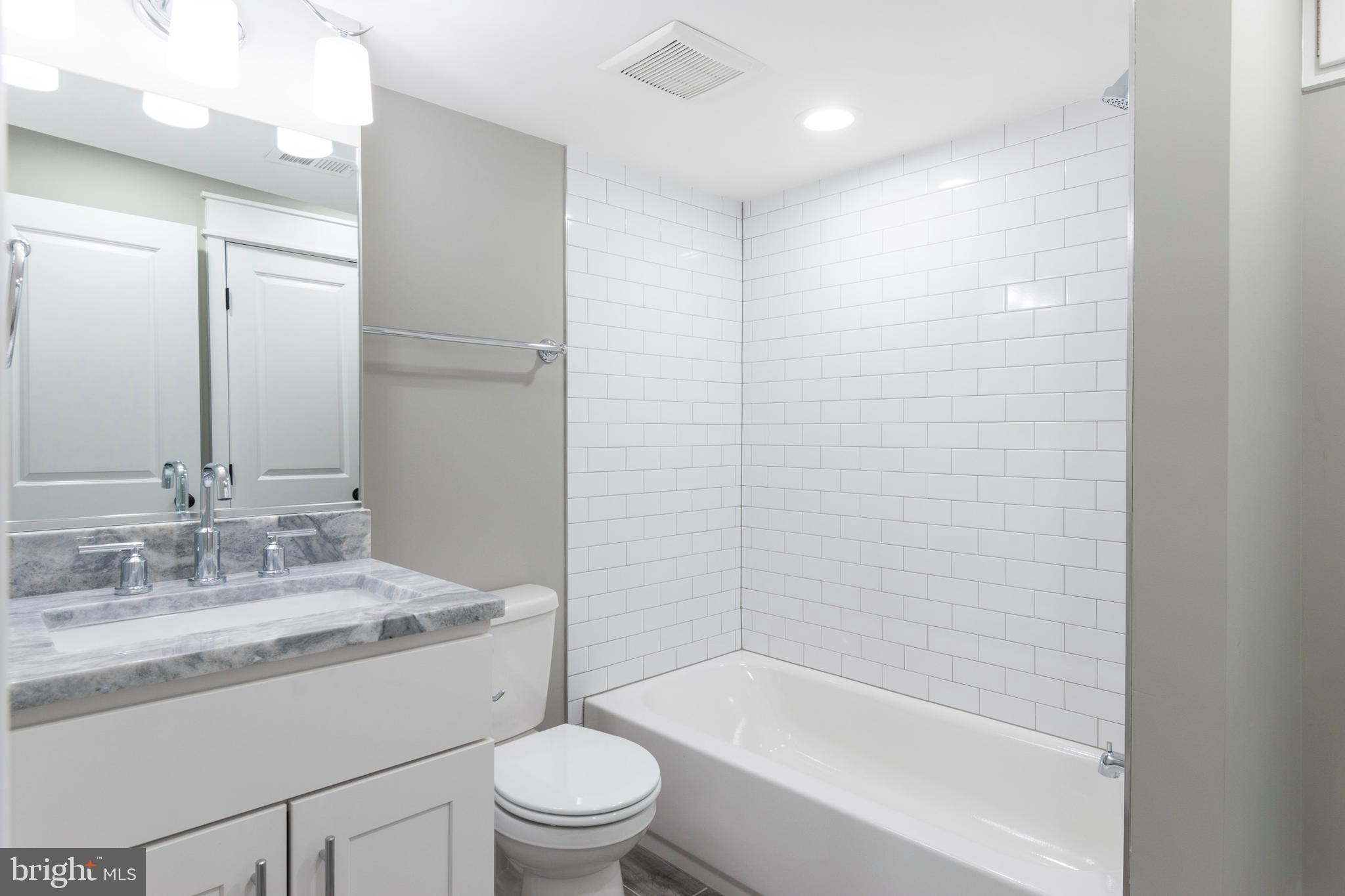 LOCUST POINT - Residential