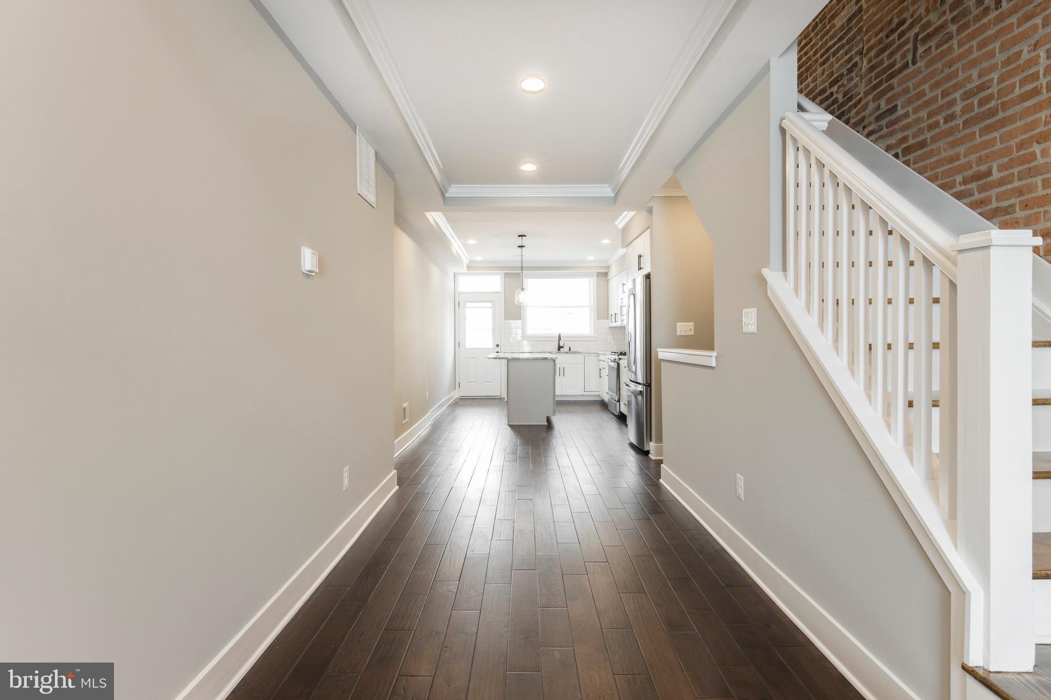 LOCUST POINT - Residential