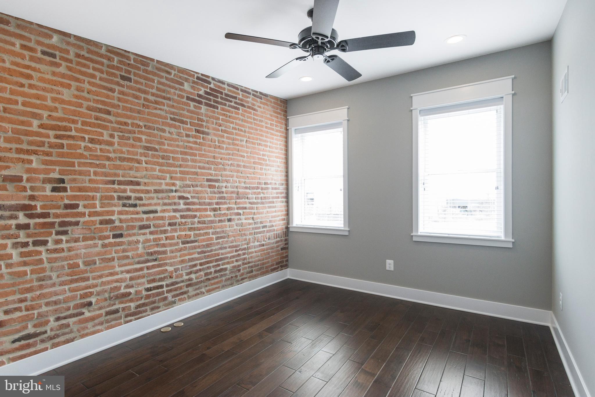 LOCUST POINT - Residential