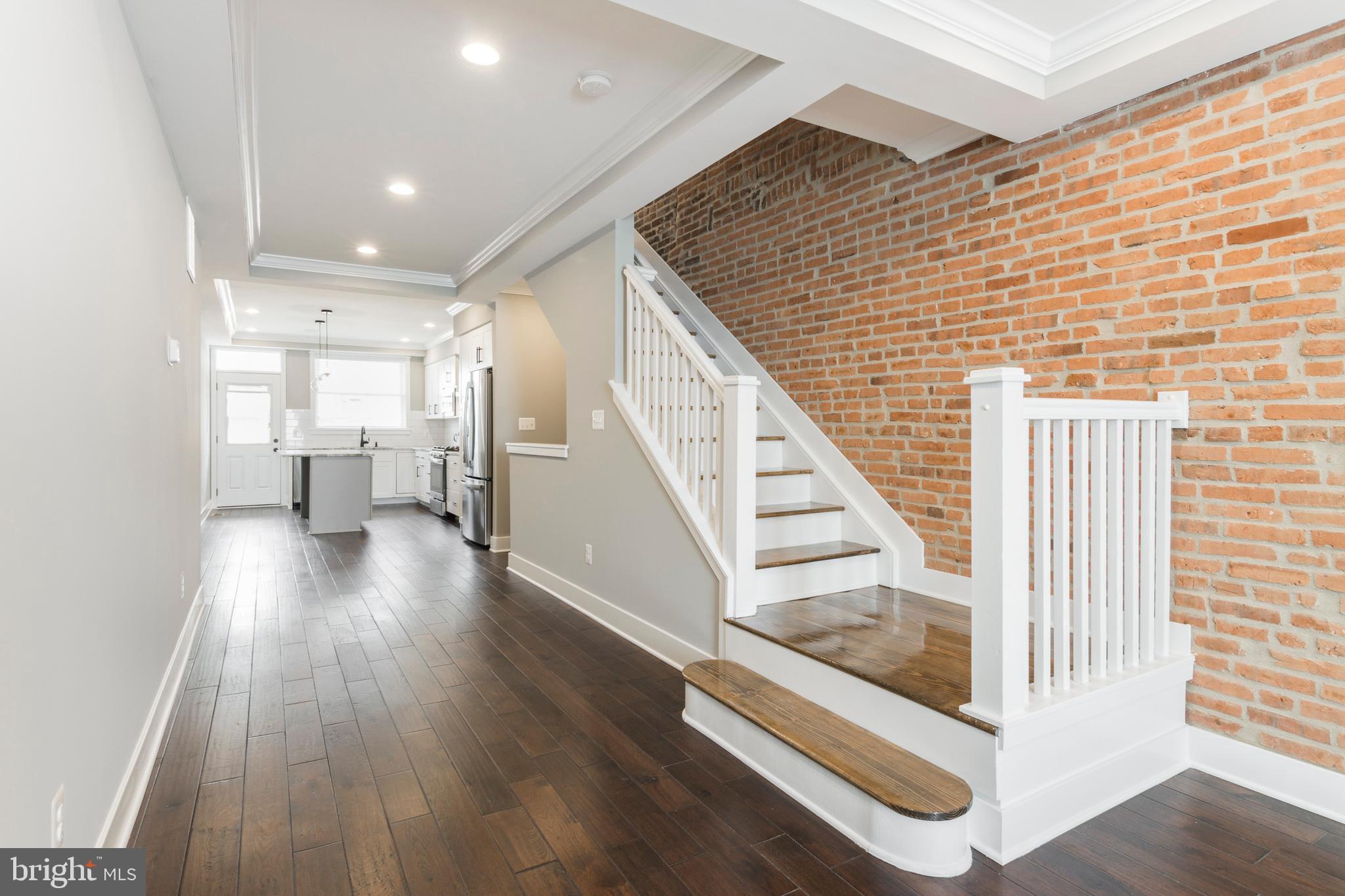 LOCUST POINT - Residential