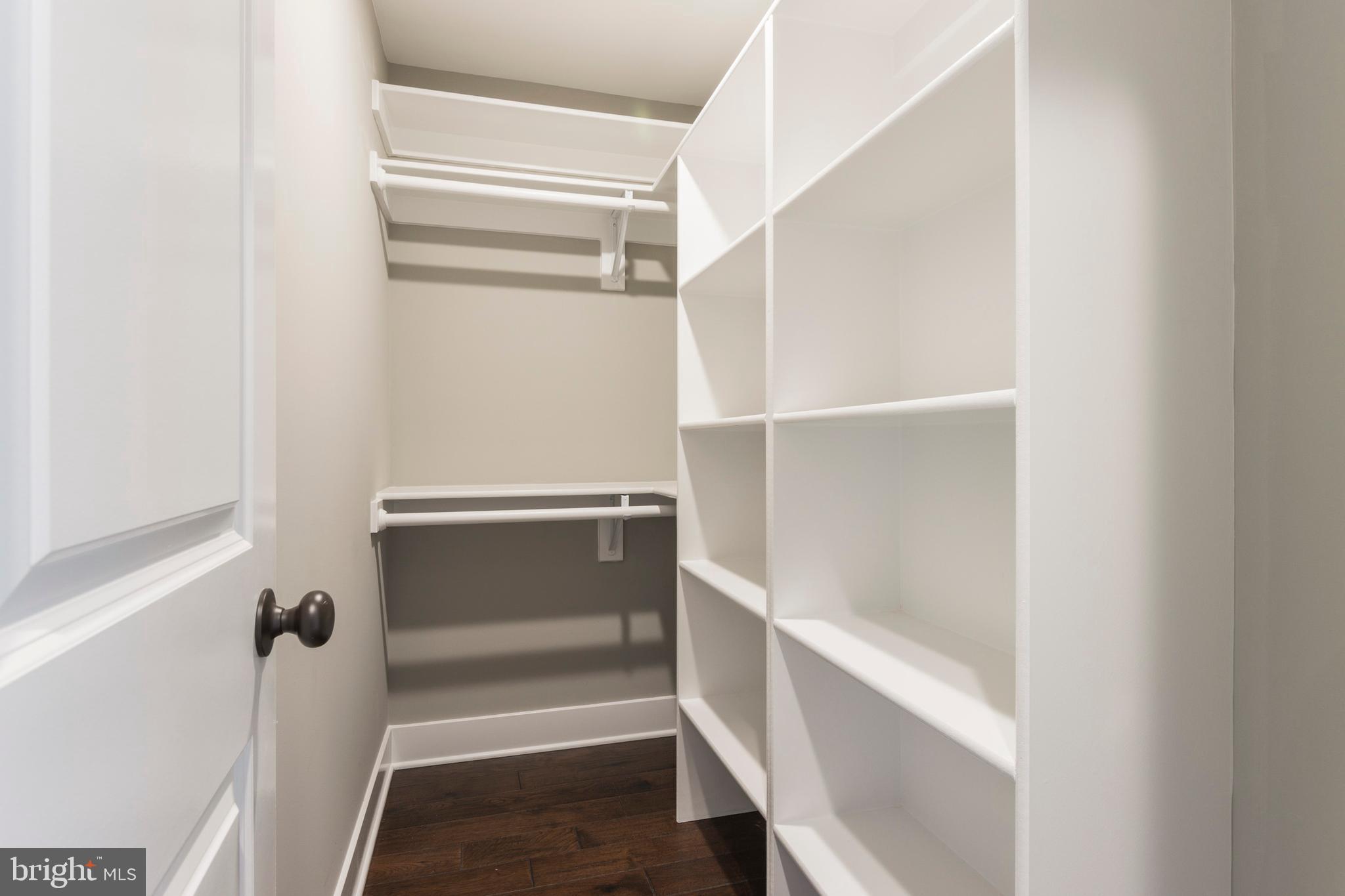 LOCUST POINT - Residential