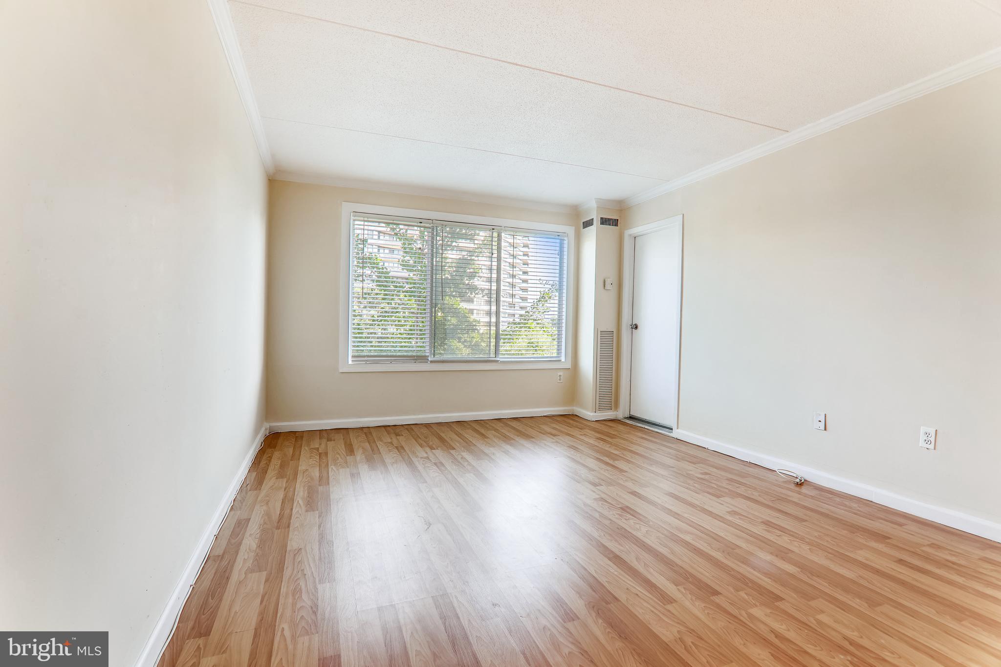 SENTINEL OF LANDMARK - Residential