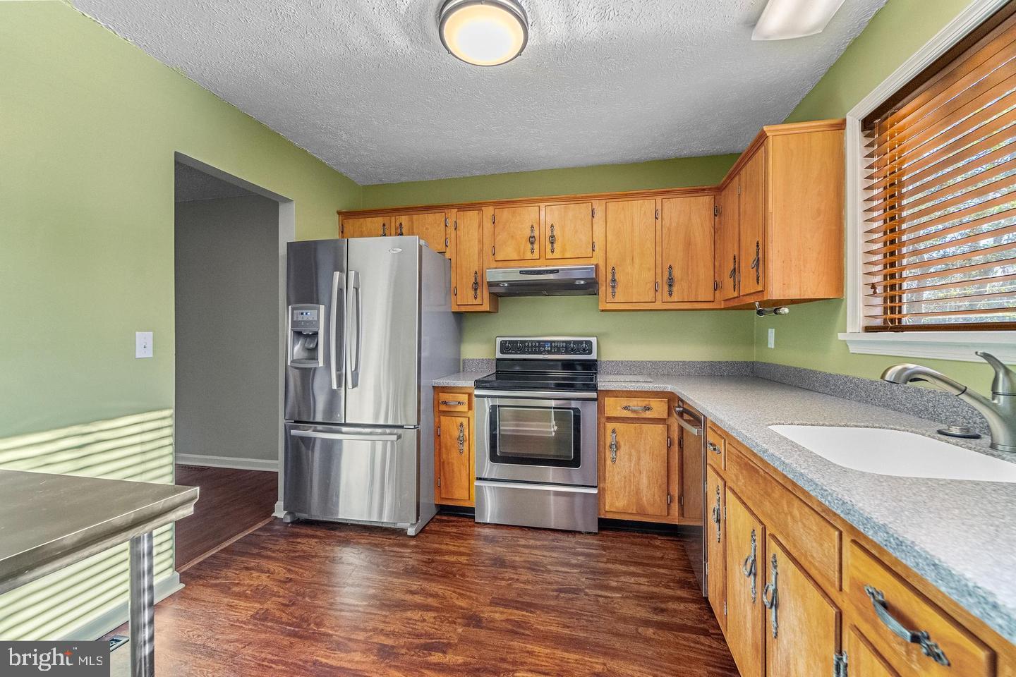 23348 RED OAK COURT