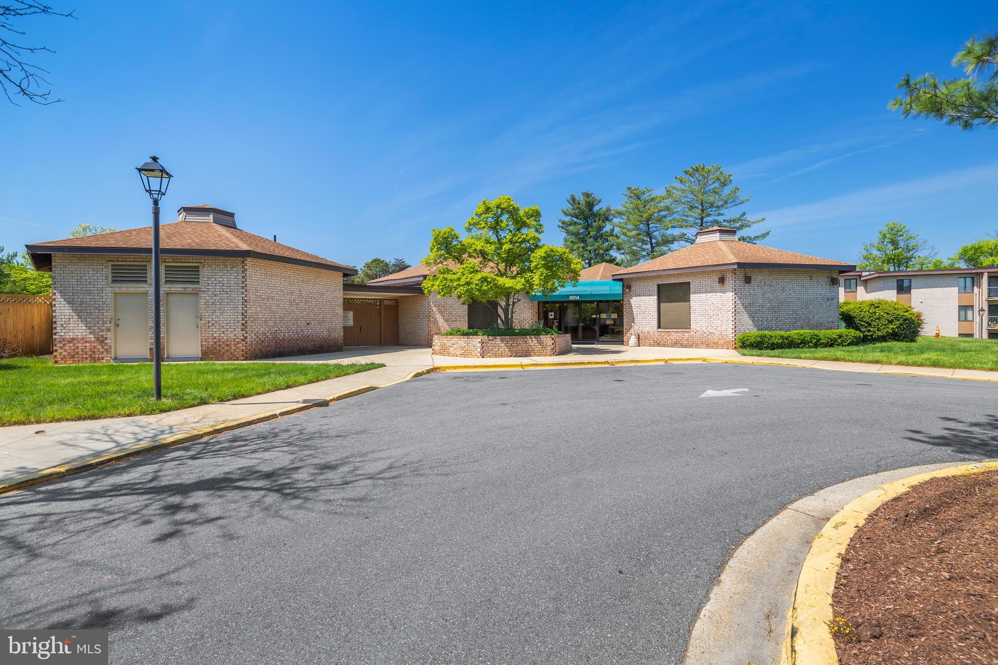 HUNTING RIDGE CONDOMINIUM - Residential