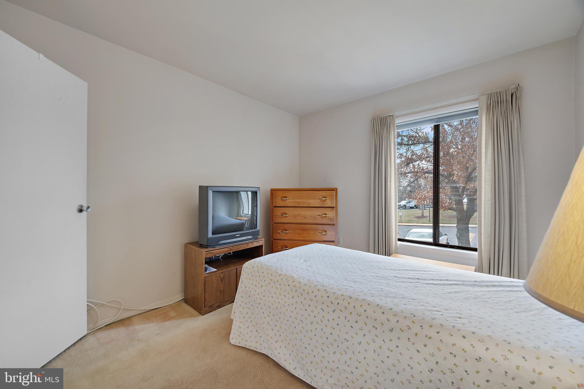 HUNTING RIDGE CONDOMINIUM - Residential