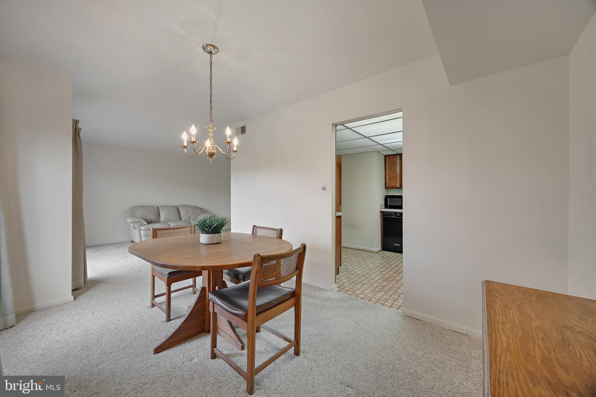 HUNTING RIDGE CONDOMINIUM - Residential