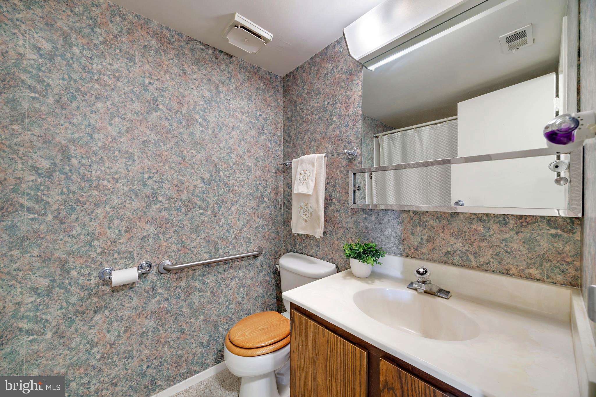 HUNTING RIDGE CONDOMINIUM - Residential