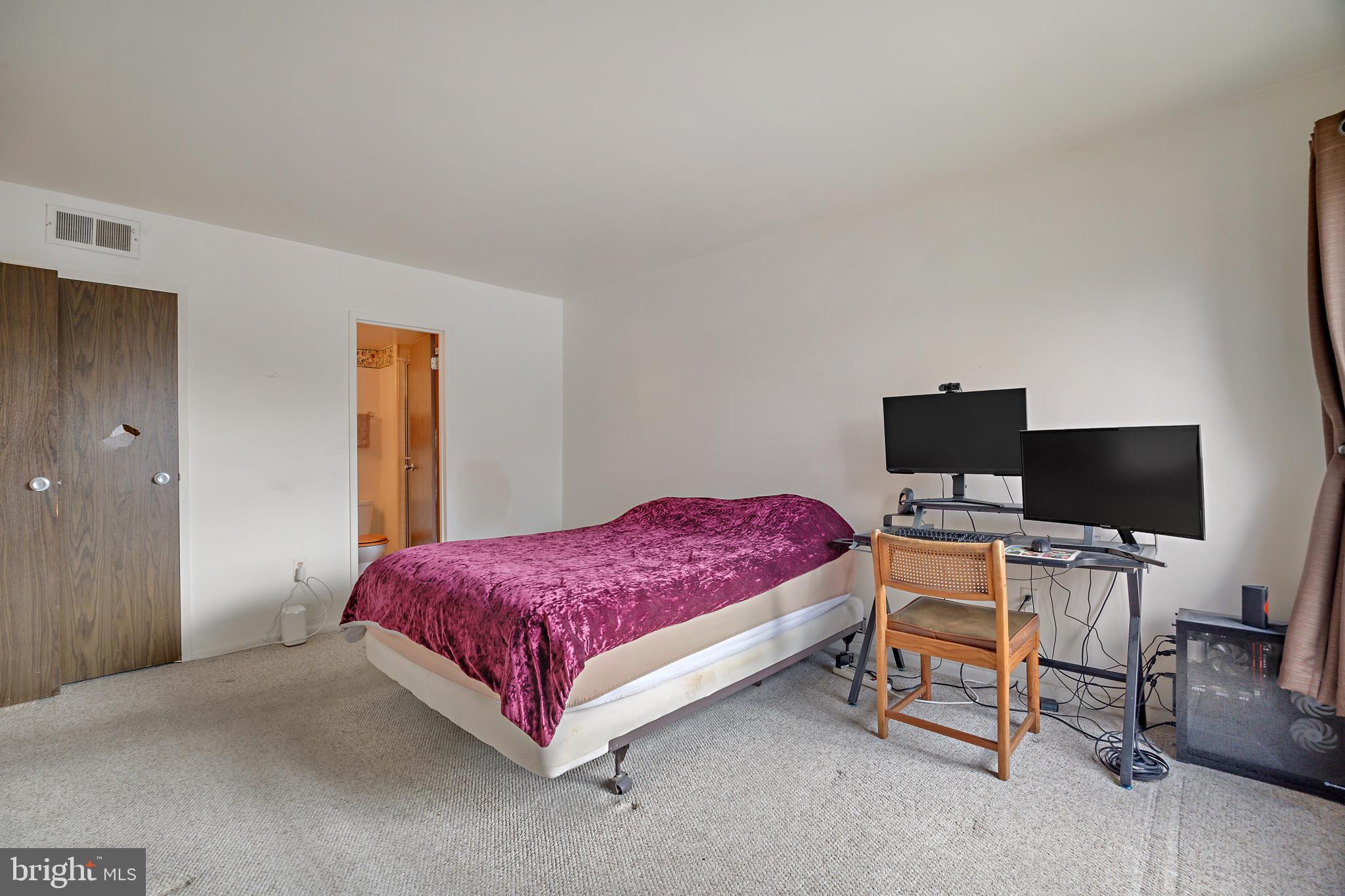 HUNTING RIDGE CONDOMINIUM - Residential