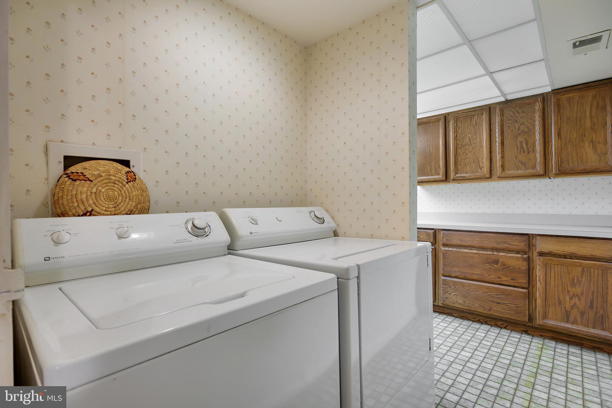 HUNTING RIDGE CONDOMINIUM - Residential