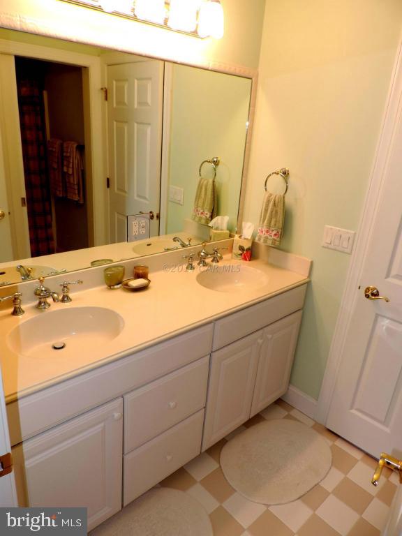 OCEAN PINES - THE POINT - Residential