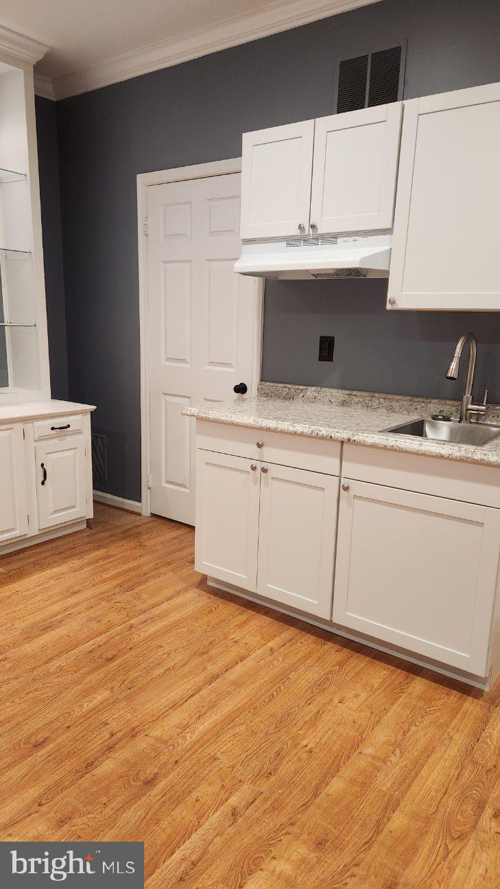 SULLY STATION - Residential Lease