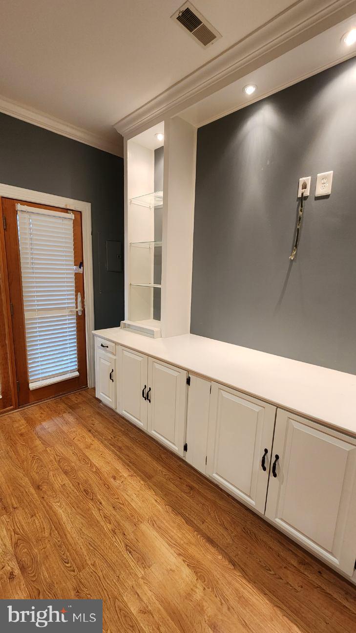 SULLY STATION - Residential Lease