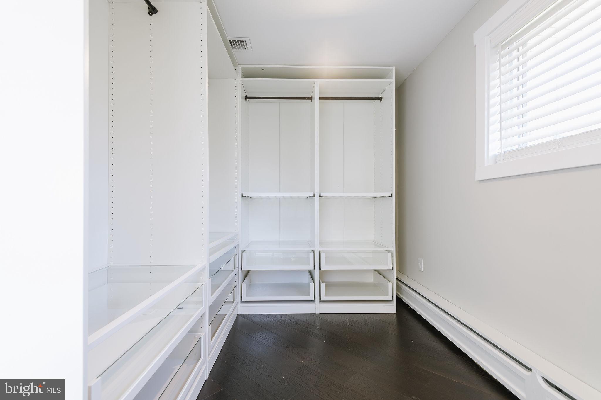 WINDSOR HILLS - Residential