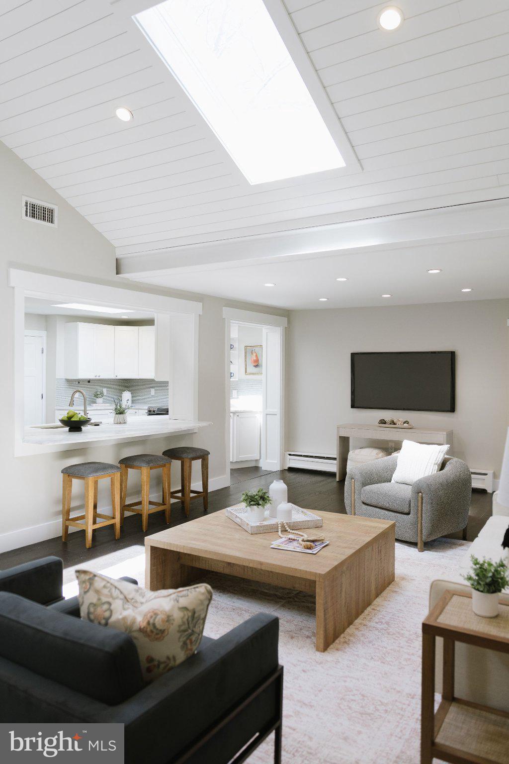WINDSOR HILLS - Residential